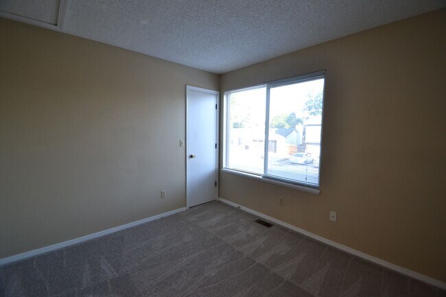 Building Photo - 3535 Sydney Terrace