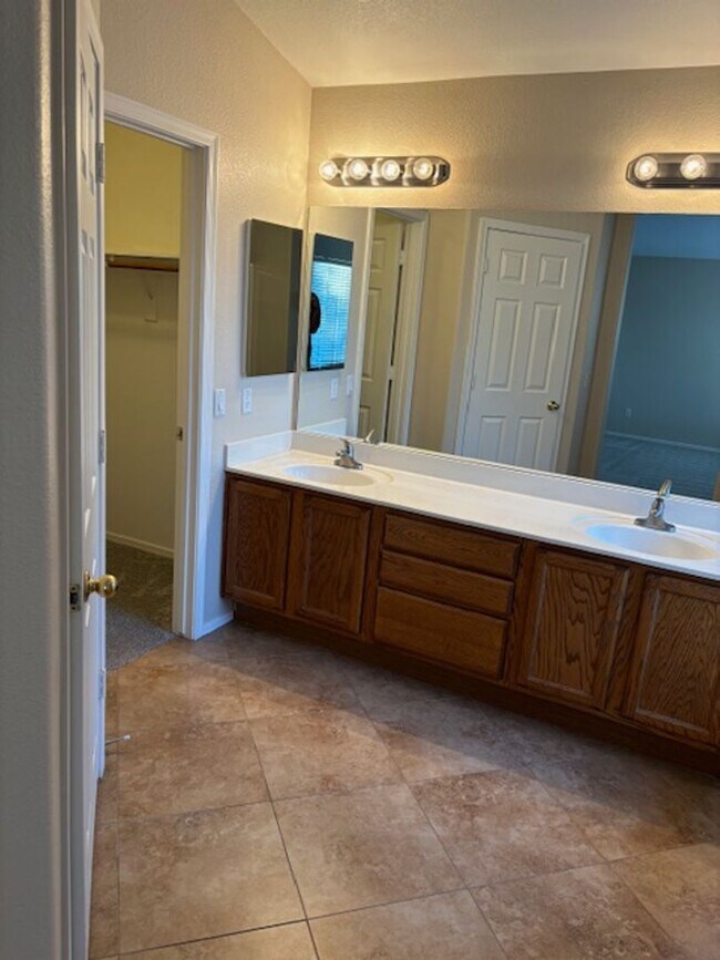 Building Photo - 4 bedroom home in Tempe