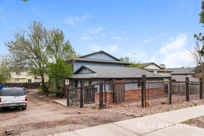 Building Photo - 303 University Dr