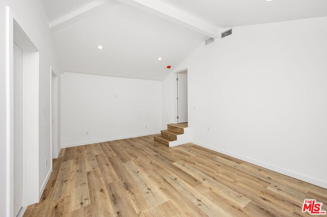 Building Photo - 5627 Agnes Ave