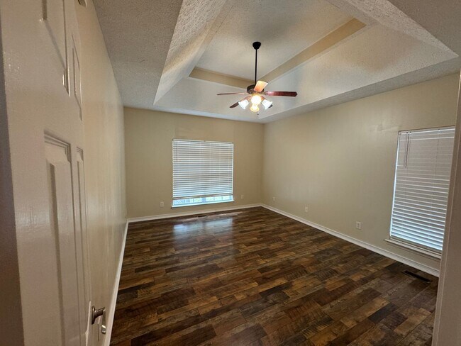 Building Photo - 836 Ridgetop Dr