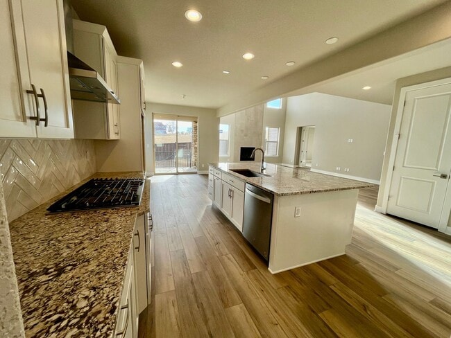 Building Photo - **$1000 off Move in Special** 5 bed 4 Bath IMMACULATE NEW BUILD in THORNTON!!