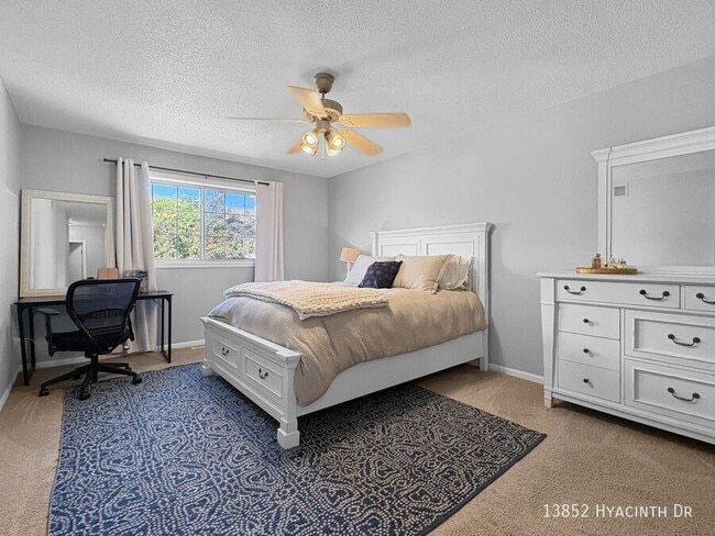 Building Photo - 13852 Hyacinth Dr