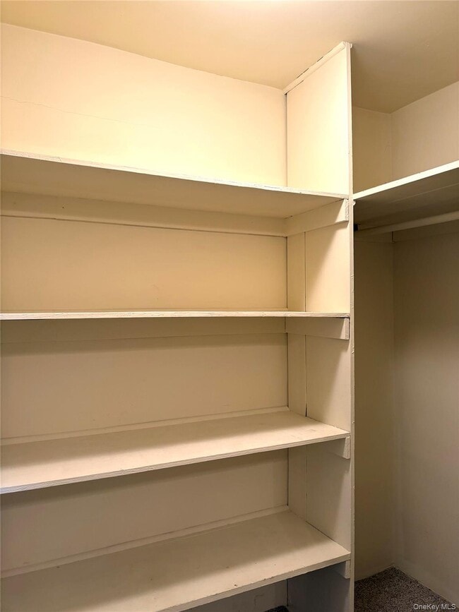 Building Photo - 558 Locust Ave