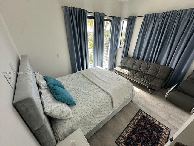 Building Photo - 2342 McKinley St