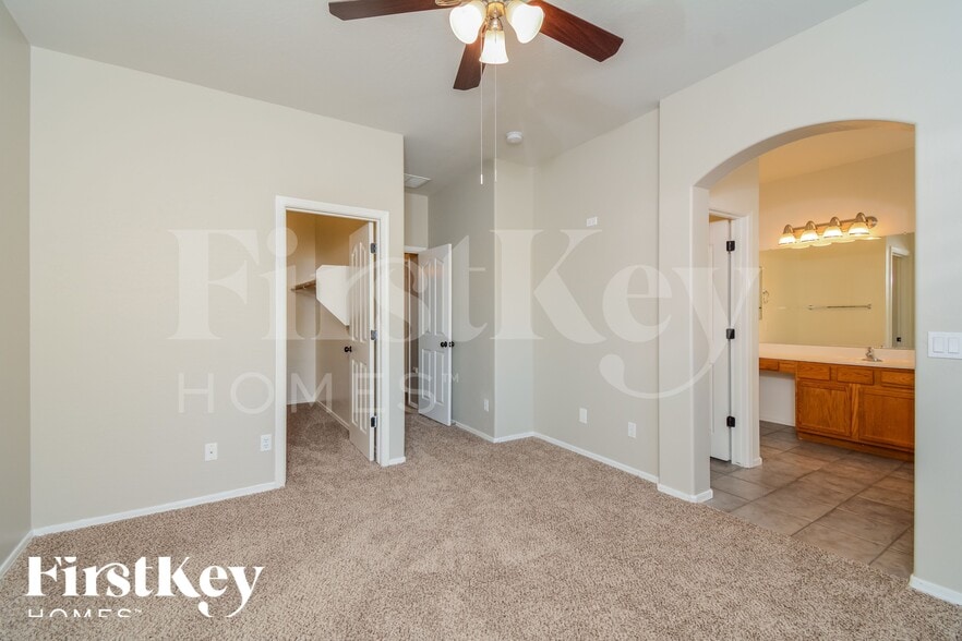 Building Photo - 12918 W Columbine Dr