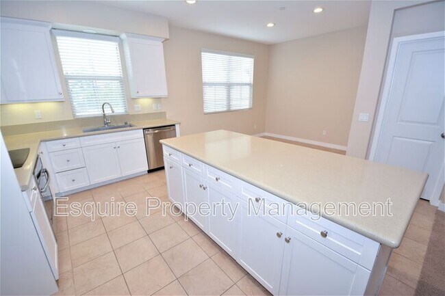 Building Photo - 205 Westpark Ct
