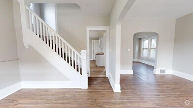 Building Photo - Lease to own! 5 bedroom/1 bath, Old Brooklyn.