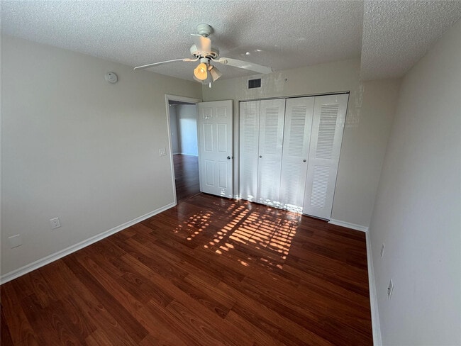 Building Photo - 5005 Wiles Rd