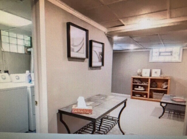 Building Photo - 3771 Grovedale Pl