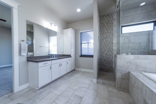 Building Photo - Stunning 3 Bed, 2.5 Bath Prescott Home wit...