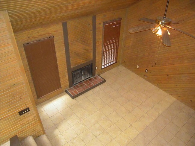 Building Photo - 24605 Pools Creek Dr