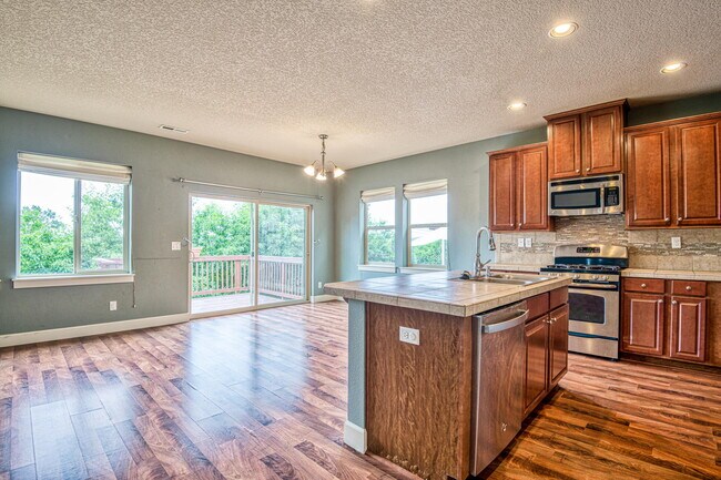 Building Photo - 14822 SW Mulberry Dr