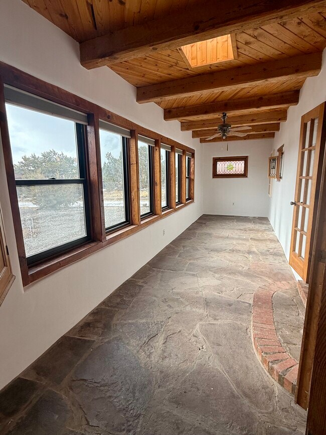 Building Photo - 5 Laughing Raven Rd