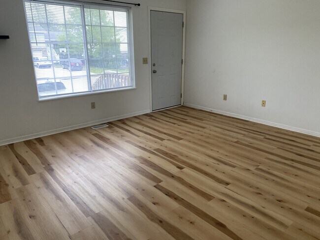 Building Photo - 13098 Westland Ct