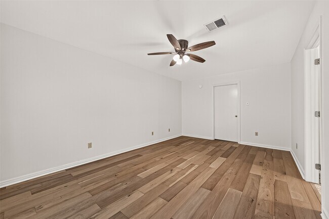 Building Photo - 12411 Pinerock Ln