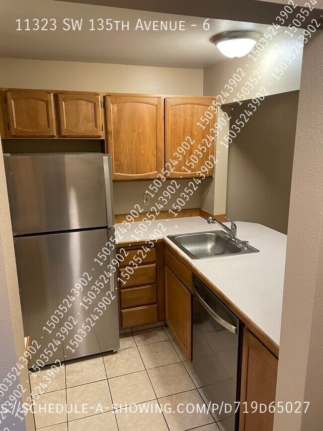 Building Photo - 11323 SW 135th Ave