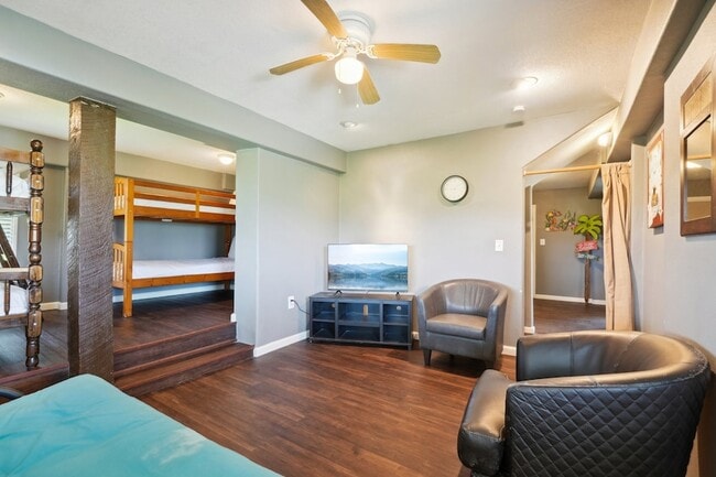 Building Photo - 4211 San Jacinto Dr