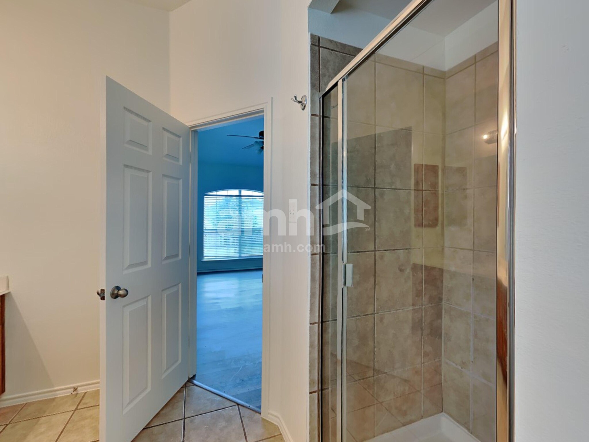 Building Photo - 4825 Summer Oaks Ln