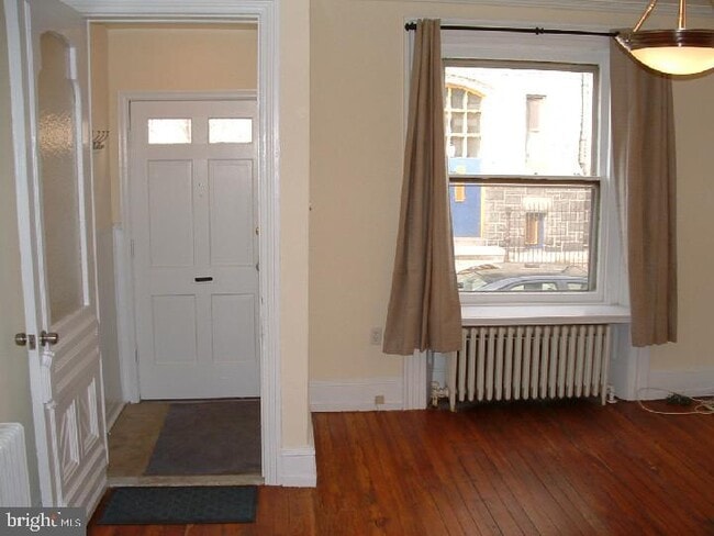 Building Photo - 805 N Beechwood St