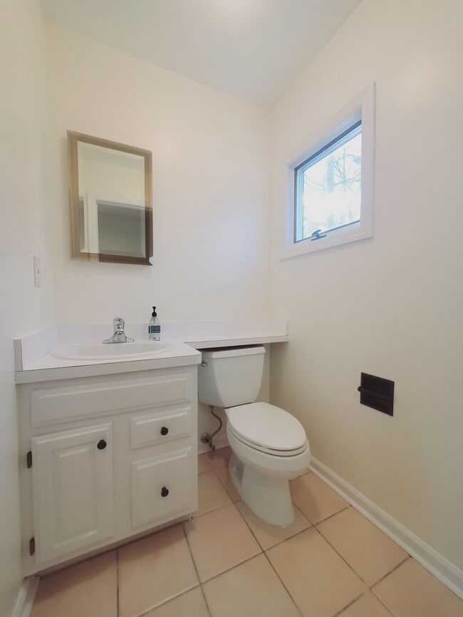 Building Photo - 57 Whitmore Ln