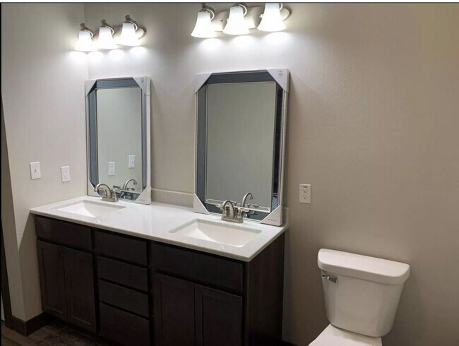 Building Photo - 3031 Hazelnut Ln, Rapid City, SD 57703