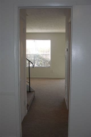 Building Photo - Belle Crest Town Houses