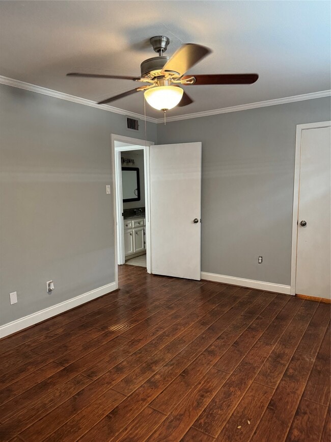 Building Photo - 3922 W Alabama St