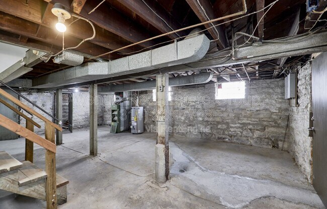 Building Photo - 5021 Ray Ave