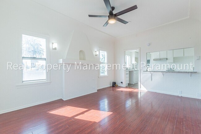 Building Photo - 2757 S Mansfield Ave