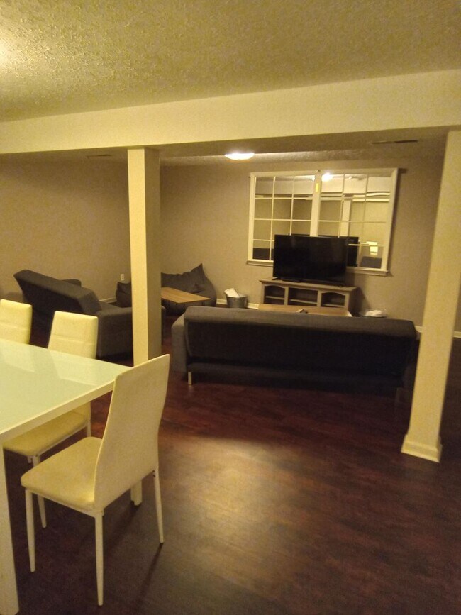 Building Photo - 4BR 3BA SFH with Full Finished Basement