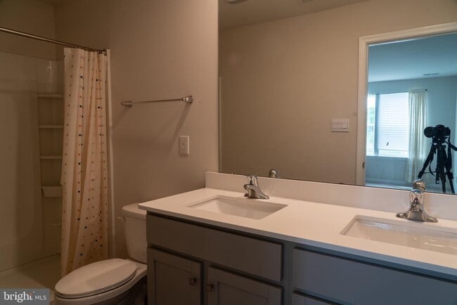 Building Photo - 57 Arlotta St