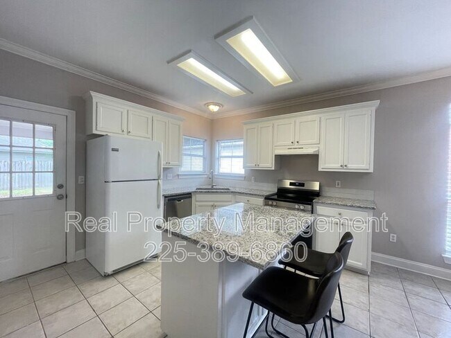 Building Photo - 5630 Arialo Dr