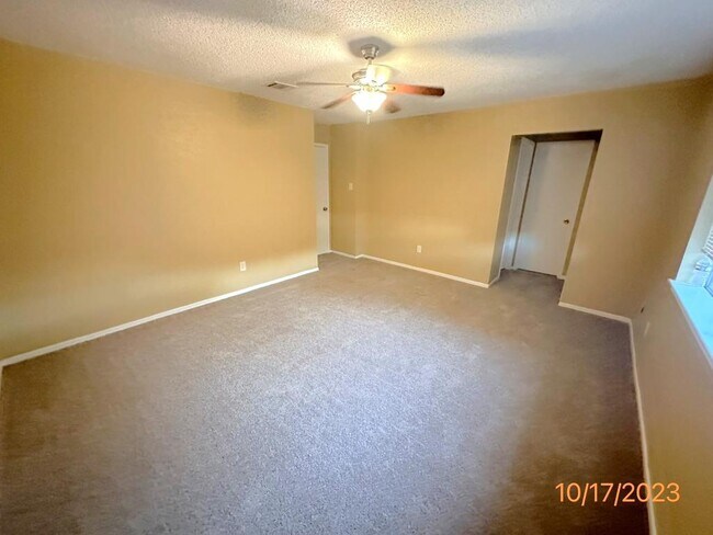 Building Photo - 12210 Roandale Dr