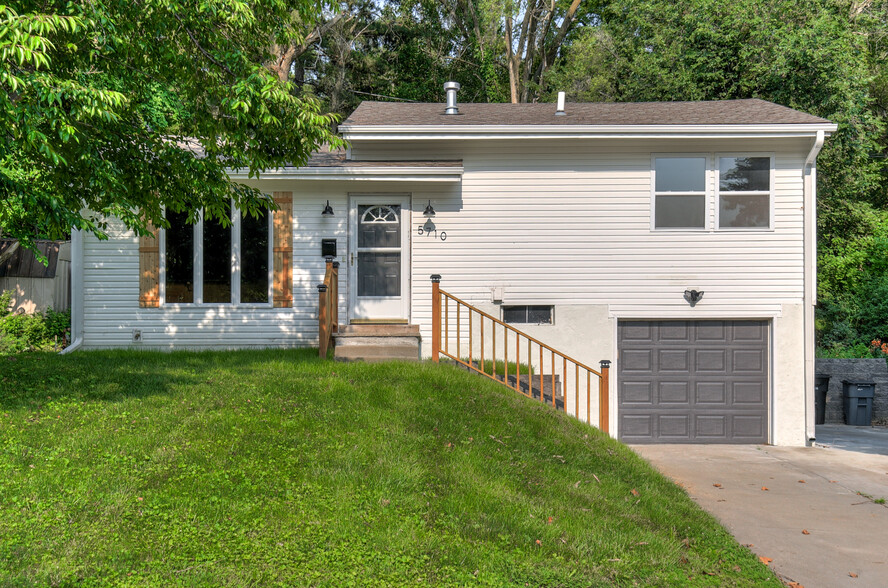Primary Photo - 5710 N 68th St