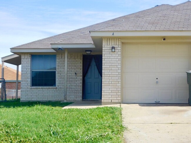 Building Photo - 2803 Alma Dr