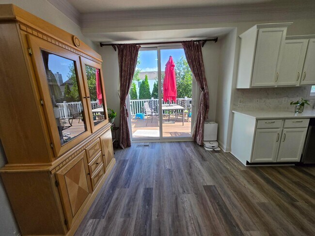Building Photo - 329 Dovetail Dr