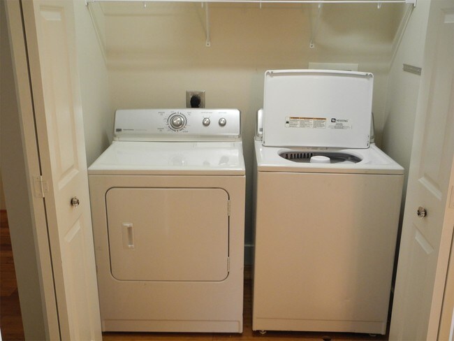 Building Photo - 2805 3rd St