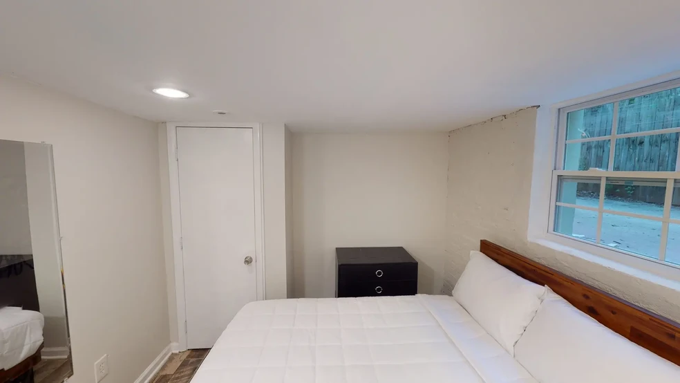 Bedroom B - Bsmt - 439 Park Rd NW