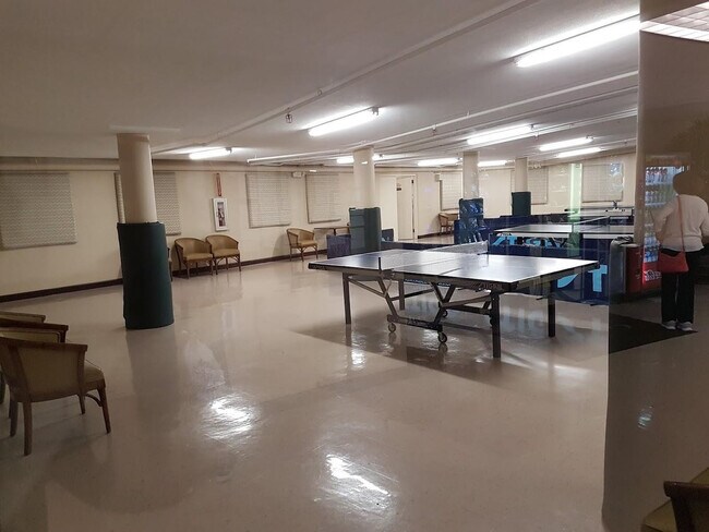 Building Photo - 417 Mansfield I