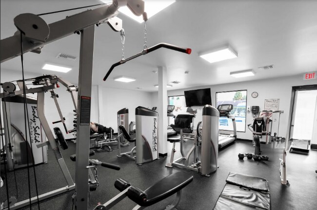 Building Photo - 5160 Las Verdes Cir