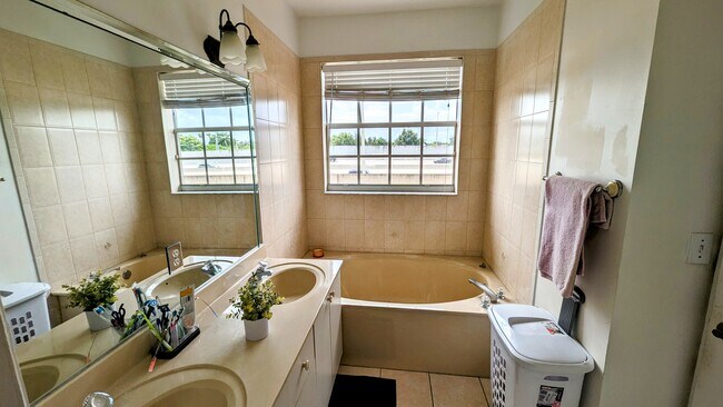 Building Photo - 8124 SW 119th Path