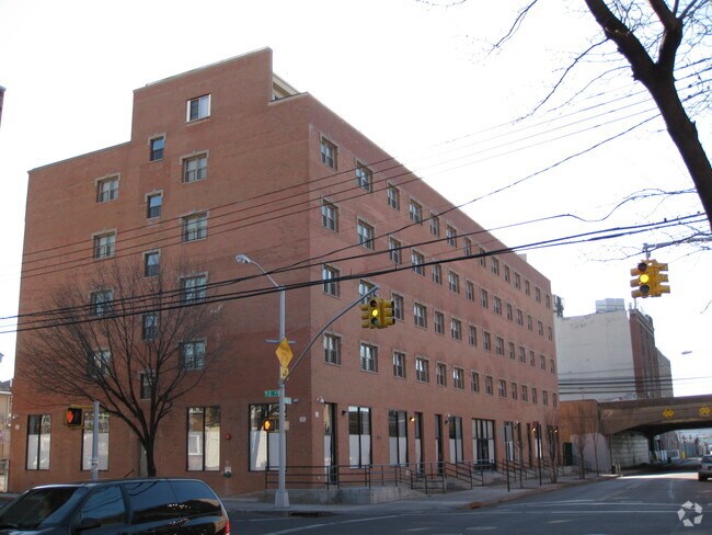 Building Photo - 170-02 93rd Ave
