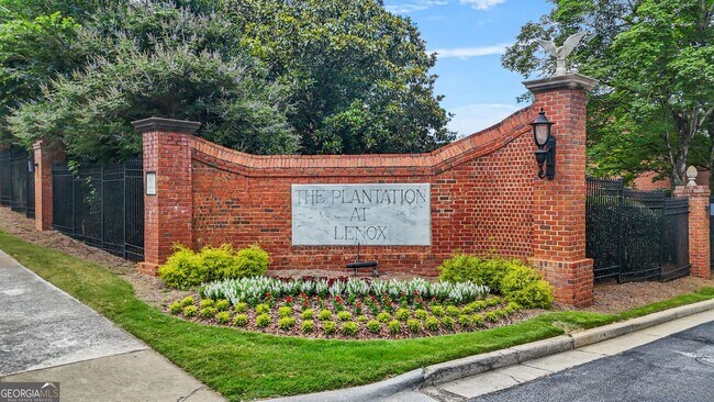 Building Photo - 27404 Plantation Dr NE