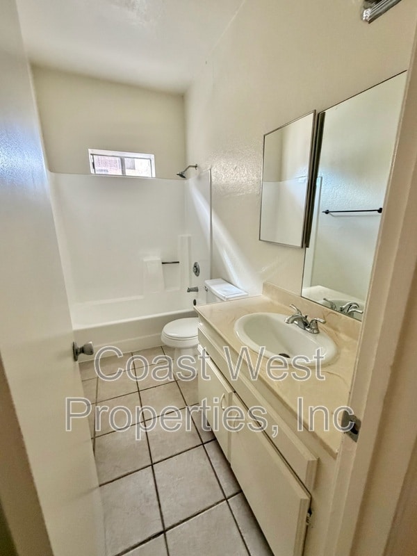 Building Photo - 4695 Bancroft St