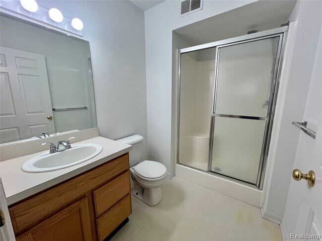 Building Photo - 2664 S Knightsbridge Cir