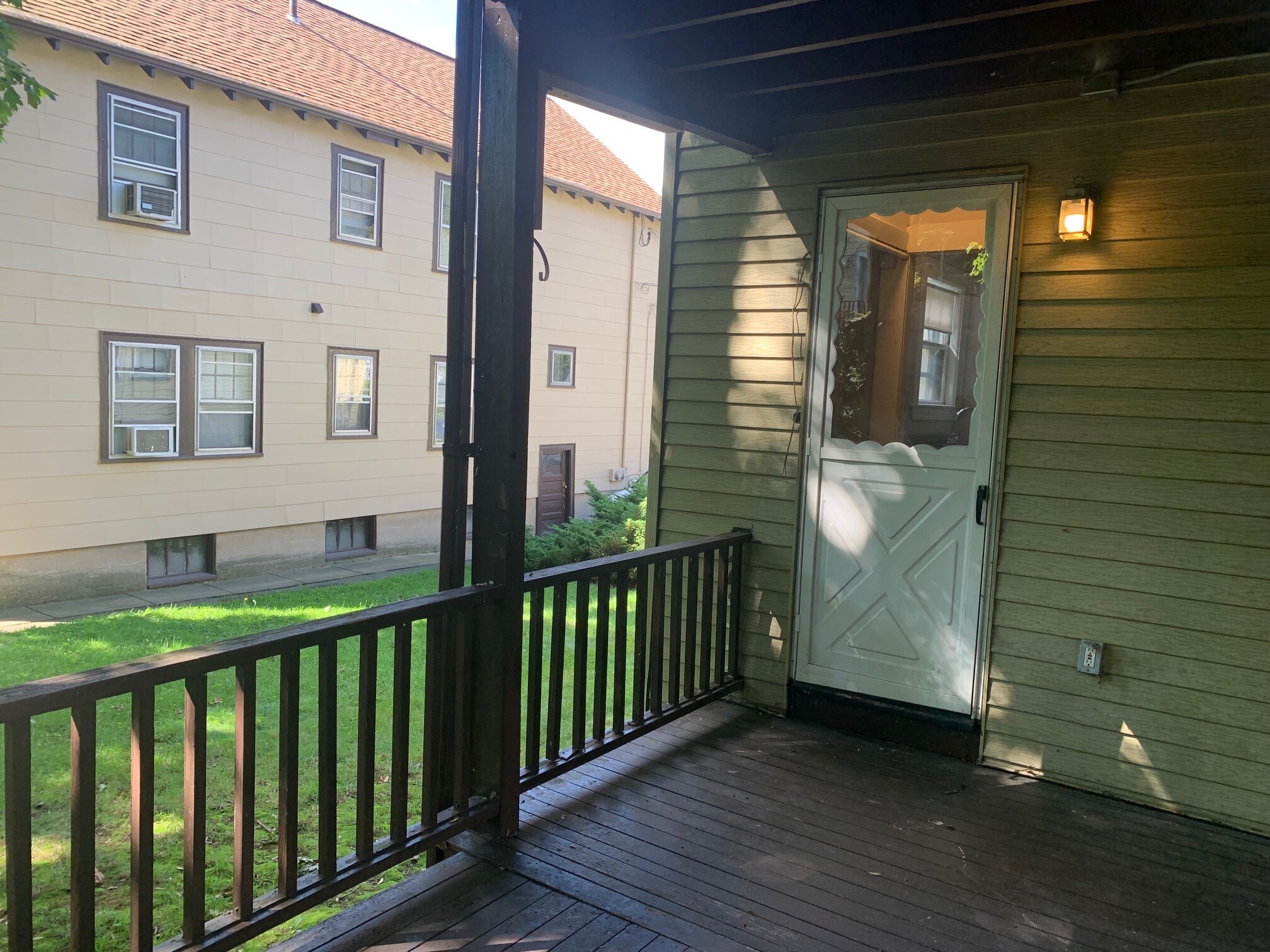 Building Photo - 136 Arlington St