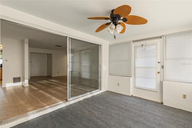 Building Photo - 1248 Lazy Lake Rd W