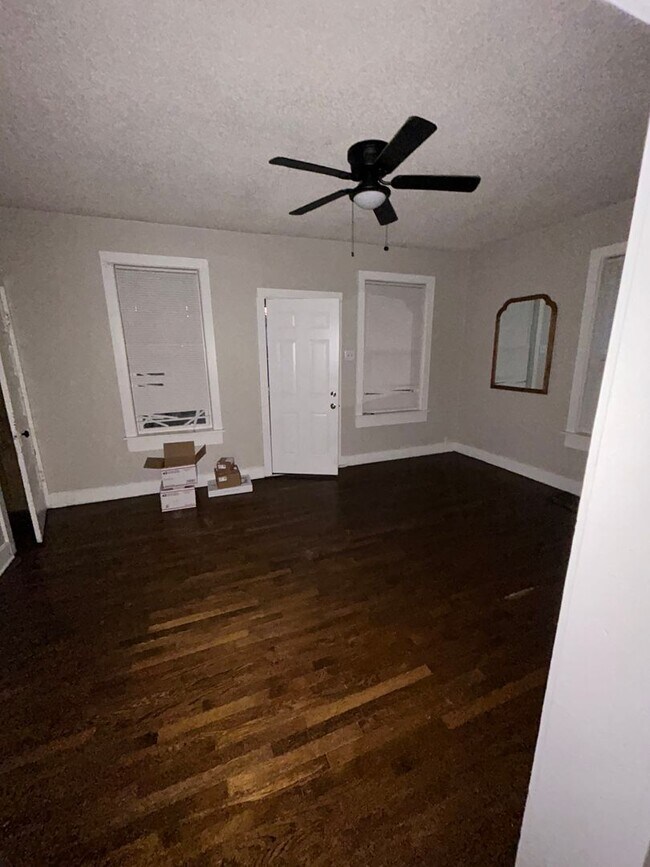 Primary Photo - 201 N 16 St