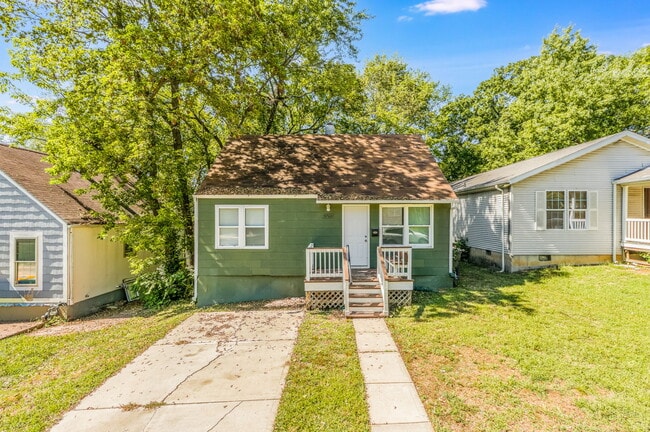 Building Photo - 5760 College Ave